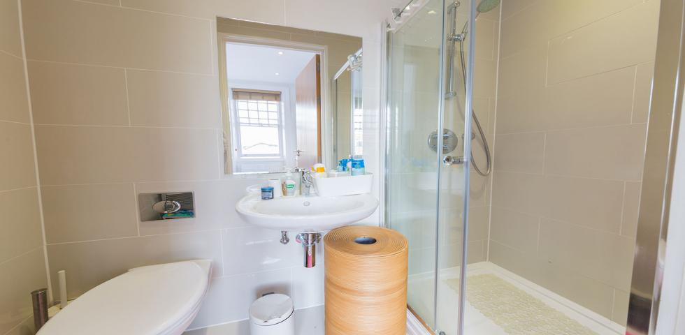 			2 Bedroom, 1 bath, 1 reception Flat			 Broadhurst Gardens, WEST HAMPSTEAD